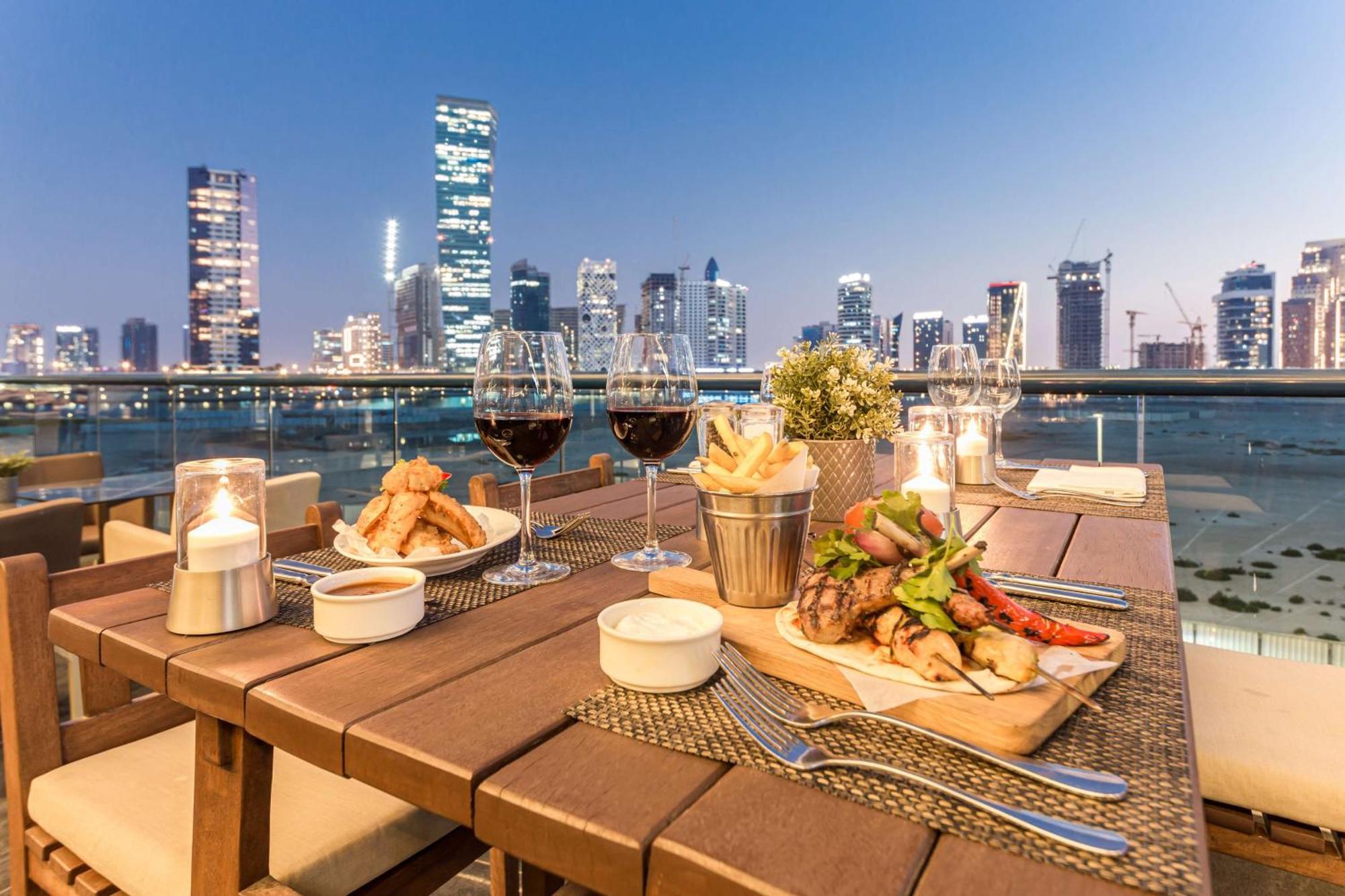 Radisson Blu Hotel, Dubai Waterfront Eksteriør bilde